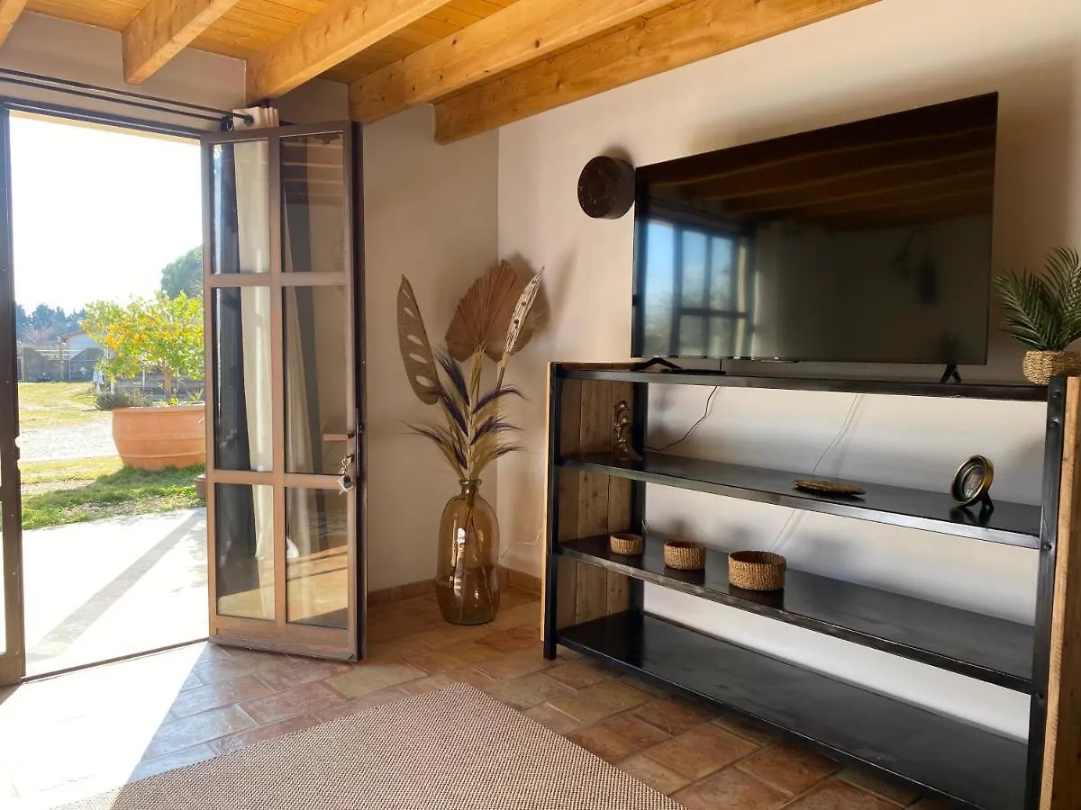 Bella Vida Bed & Breakfast Fourques   Fourques (Gard)