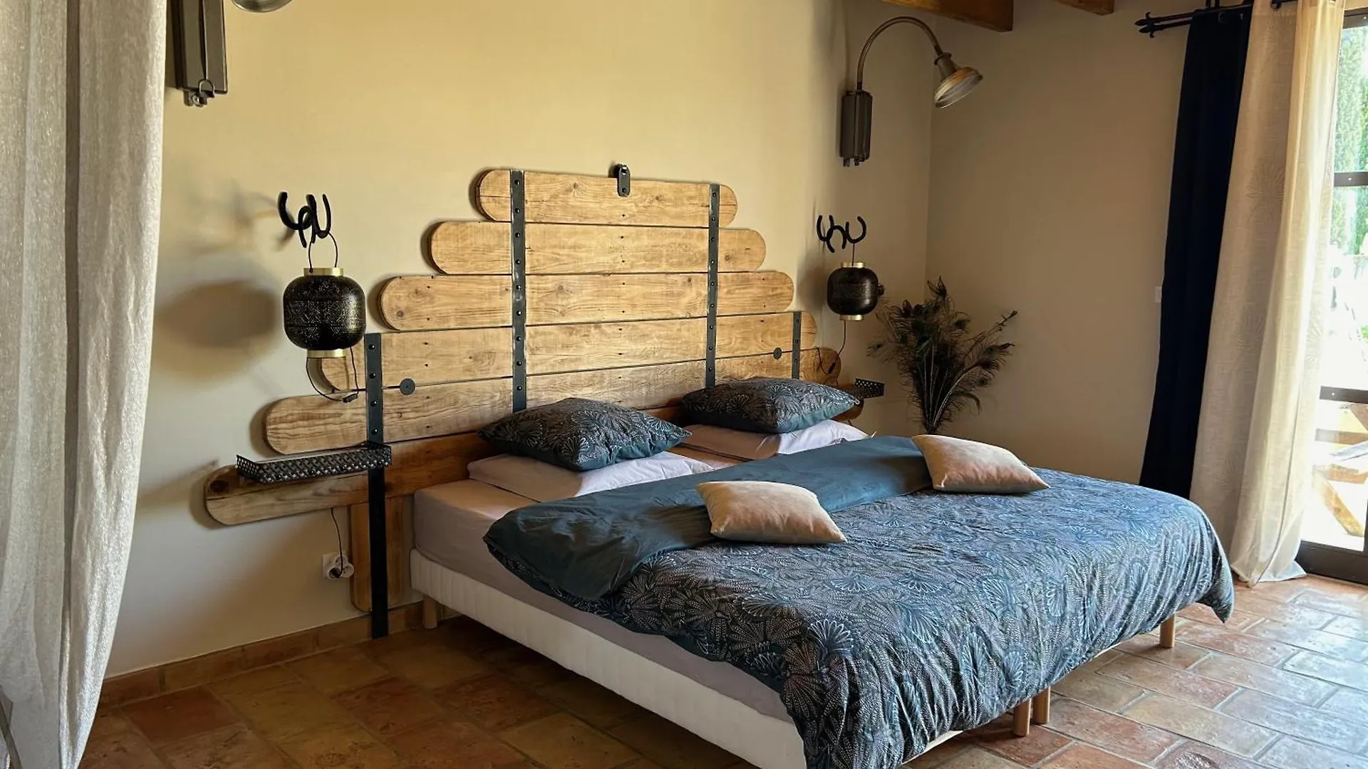 Bella Vida Bed & Breakfast Fourques  France