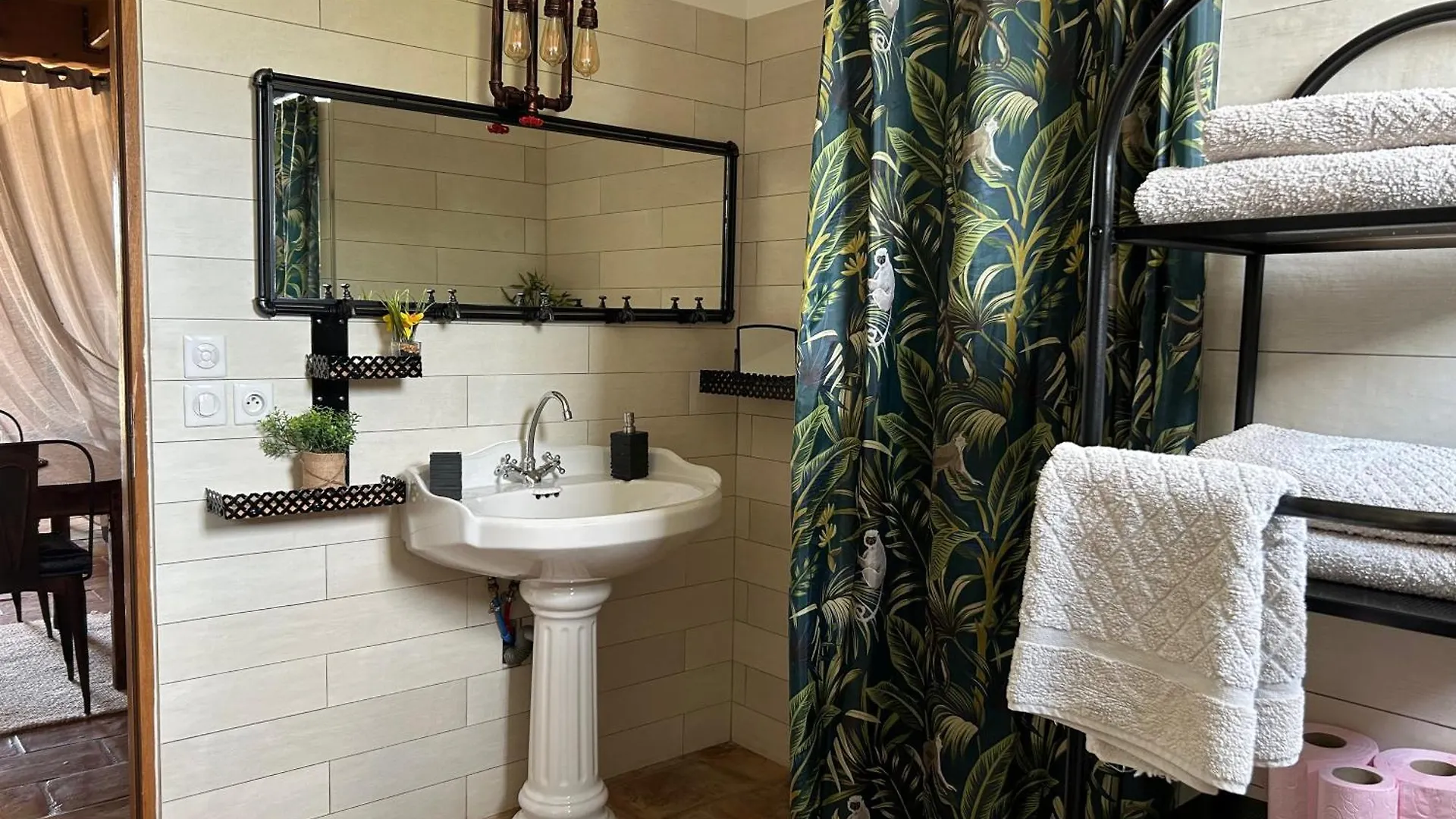 Bella Vida Bed & Breakfast Fourques  0*, Fourques (Gard)